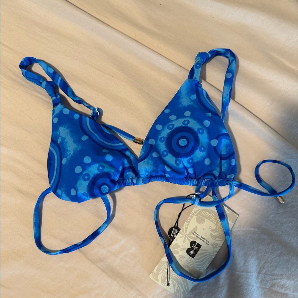 Blackbough bikini top in color “Mykonos”